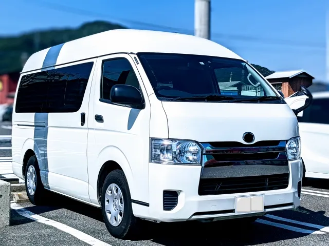 駐車場に泊まるバンコン